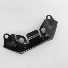 Кронштейн кріплення заднього крила V200R